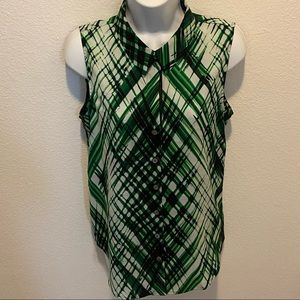 Beautiful Vince Camuto Green and Black Patterned Sleeveless Blouse Size M